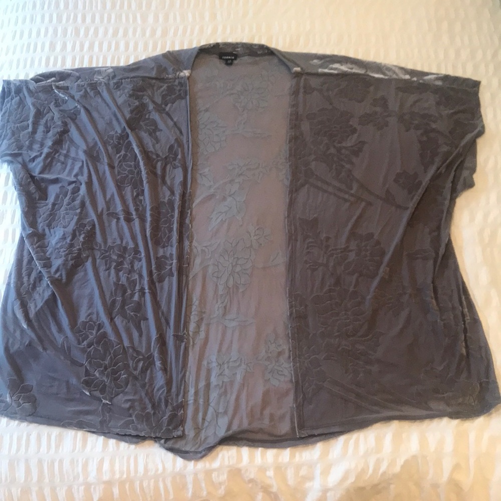 Torrid Floral Shrug in Silver grey burnout size 3 4